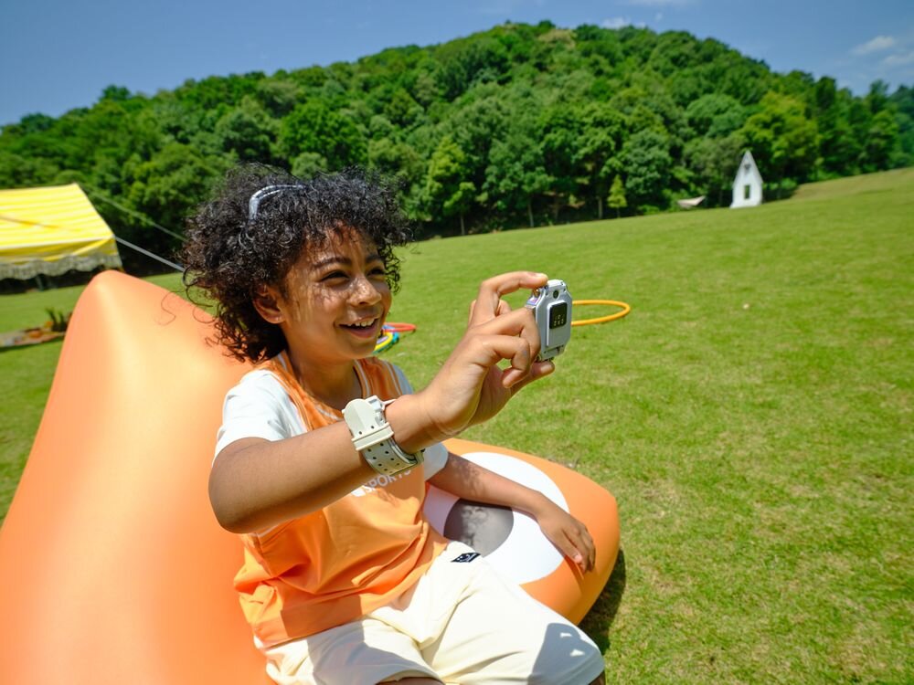 Smartwatch IMOO Watch Phone X10  aparat przedni o rozdzielczości 5 MP oraz aparat tylny 8 MP 360° Video Calls 