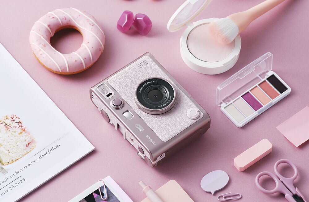 Aparat FUJIFILM Instax Mini Evo efekty 10 obiektywu 10 filmu kreatywność