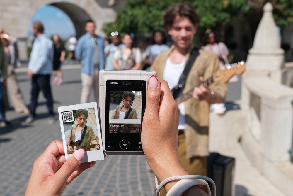 Aparat natychmiastowy FUJIFILM Instax Mini LiPlay+ tryb layered photo i tryby kolorystyczne