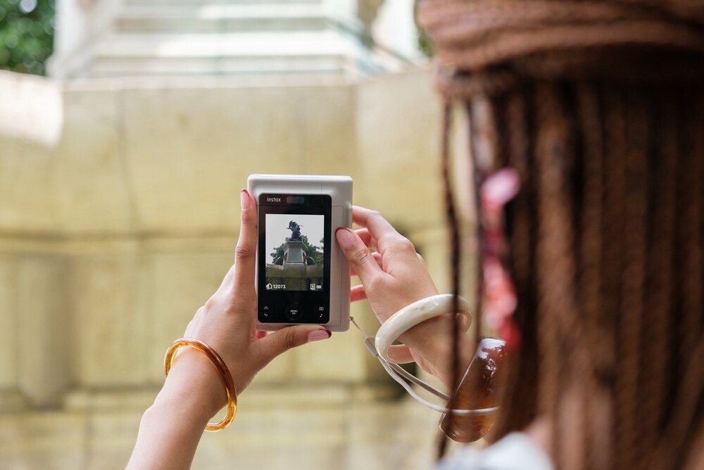 Aparat natychmiastowy FUJIFILM Instax Mini LiPlay+ elegancki design sand beige midnight blue