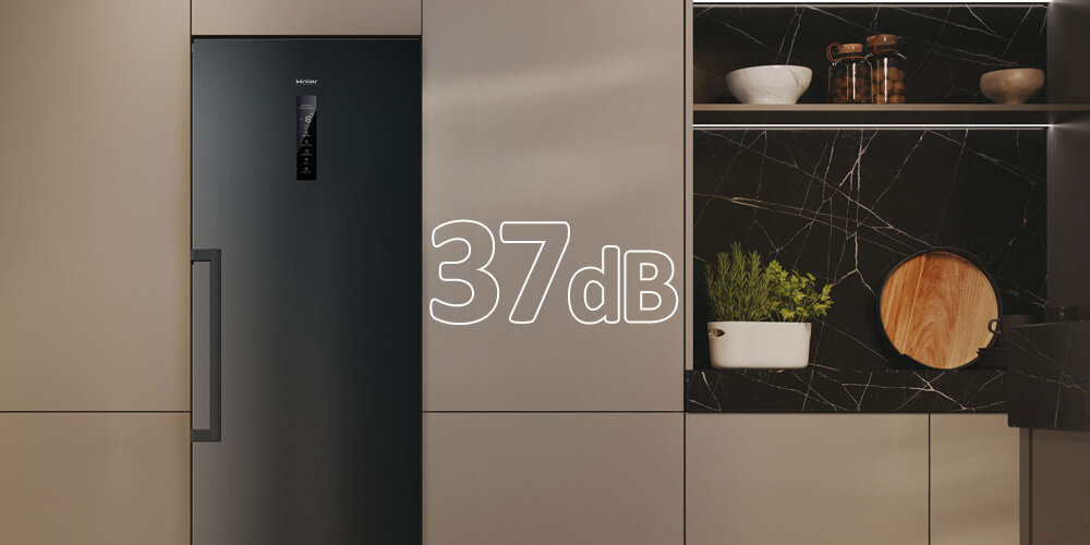 ZAMRAŻARKA HAIER H4F306DDH1R zamknięta front panel sterowania wyświetlacz zabudowa dekoracje kuchenne Dyskretna praca urządzenia 37 dB