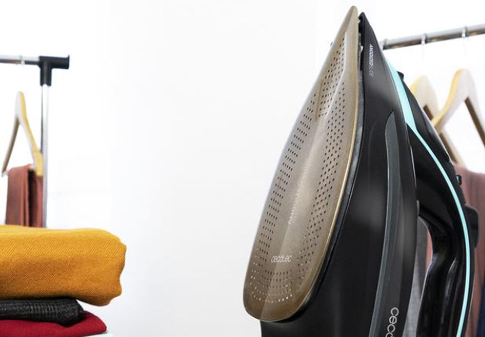 Żelazko CECOTEC 3D ForceAnodized 750 Smart podeszwa AnodizedSlide anodyzowane aluminium doskonały poślizg do trzech razy bardziej odporna na zarysowania system Anti-Calc funkcja SelfClean przedłużona żywotność urządzenia niezmiennie wysoka jakość działanie bez zmian