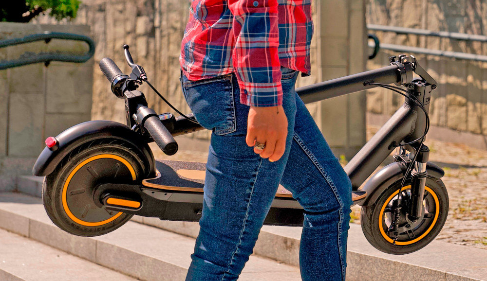 Hulajnoga elektryczna X-Rider M10 Czarny niska waga 18 kg skladana konstrukcja