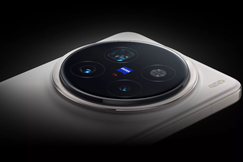 Smartfon VIVO X200 Pro 5G 16/512GB 6.78 120Hz Tytanowy Teleobiektyw ZEISS APO 200 MP ogniskowa 85 mm Główny aparat 50 MP ZEISS True Color f/1,57 Ultraszerokokątny obiektyw 50 MP