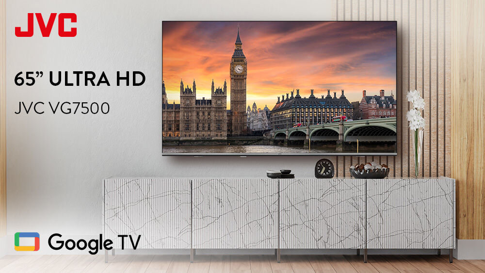Telewizor JVC LT-65VG7500 UHD Dolby Vision Dolby Atmos Google TV obraz dźwięk funkcje domowa rozrywka, telewizor zawieszony na ścianie w pomieszczeniu
