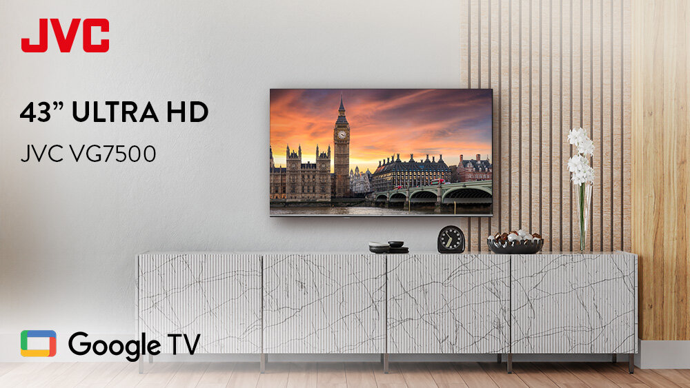 Telewizor JVC LT-43VG7500 UHD Dolby Vision Dolby Atmos Google TV obraz dźwięk funkcje domowa rozrywka, telewizor zawieszony na ścianie w pomieszczeniu