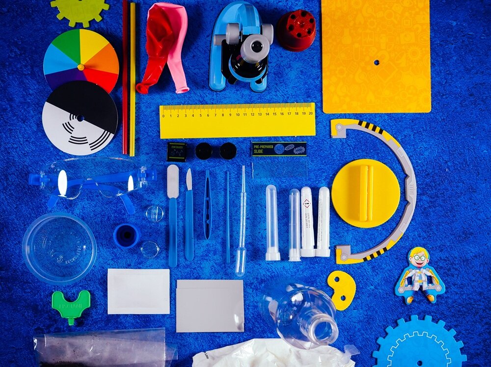 Zestaw edukacyjny LISCIANI I-m a Genius Wielkie Laboratorium Badań Naukowych 304-PL89338 nauka poprzez zabawę, spędzanie czasu w sposób twórczy, rozwój zdolności manualnych