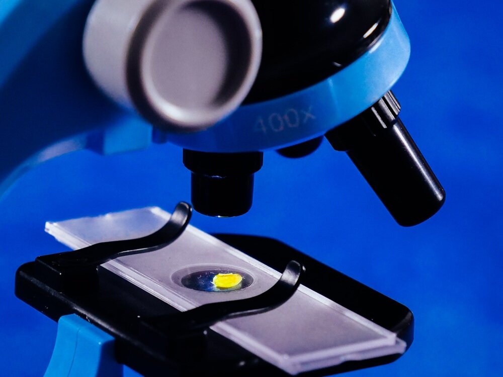 Zestaw edukacyjny LISCIANI I-m a Genius Wielkie Laboratorium Badań Naukowych 304-PL89338 wsparcie nauki poprzez praktykę, rzwój różnych umiejętności, przydatne w szkole i życiu