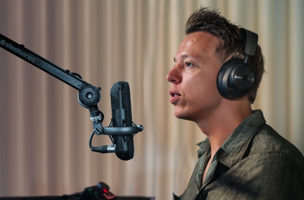 Mikrofon STEELSERIES Alias głos gry strumienie efekty dźwięk kapsuła przewaga wielkość sonar aplikacja studyjne efekty audio redukcja szumów antywstrząsowe mocowanie  kompatybilność projekt wskaźniki LED mikrofon 