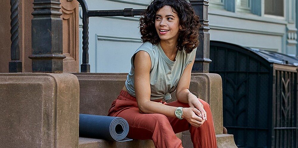 Smartwatch GARMIN Vivomove Sport ekran bateria sport zdrowie ćwiczenia monitoring sen puls krew pasek