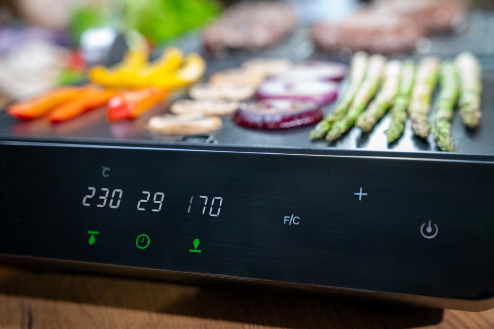 Grill elektryczny GÖTZE & JENSEN GL805X temperatura regulacja