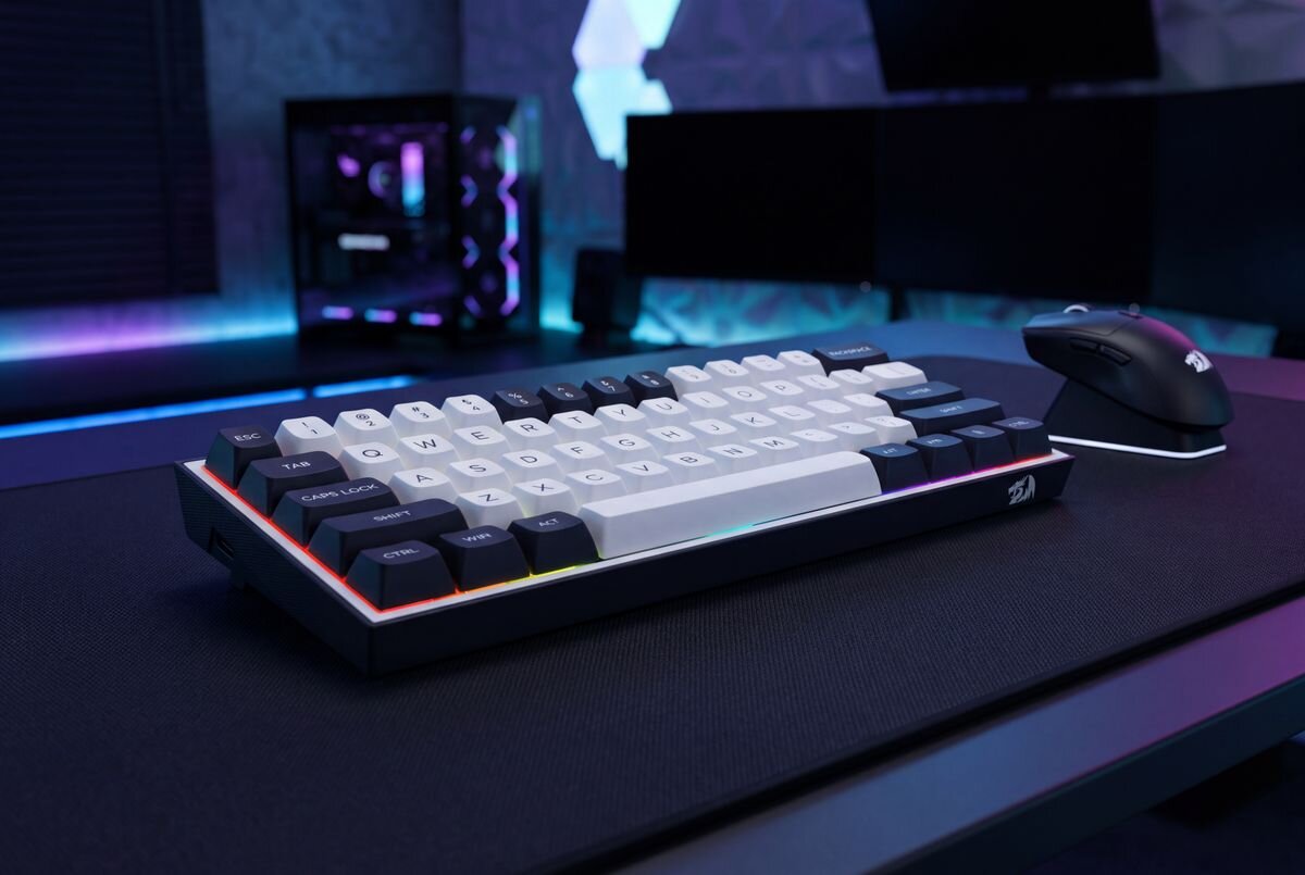 REDRAGON K717WB-RGB-PRO Alcor - klawiatura na klimatycznym gamingowym blacie