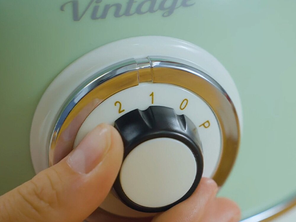 Malakser ARIETE 1781-03 Vintage 1000W funkcjonalność, kompaktowe wymiary, codzienny pomocnik, radzi sobie z siekaniem, mieszaniem, ucieraniem i zagniataniem