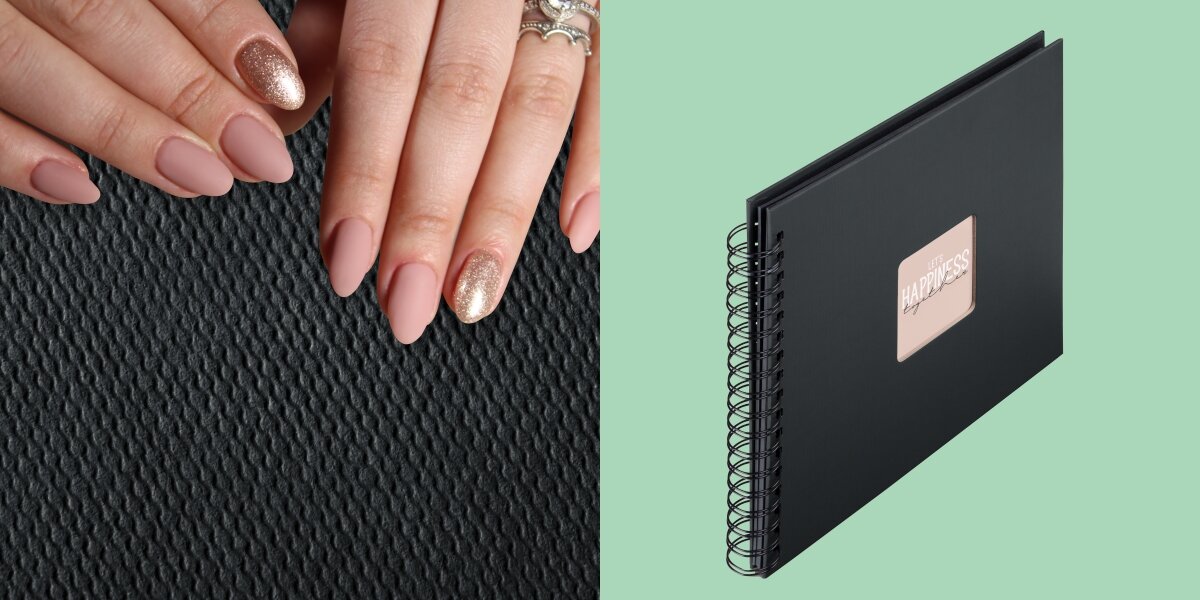 Album HAMA Fine Art 9834 Czarne kartki Czarny (50 stron) Zbliżenie na fakturę okładki albumu oraz widok produktu z białą spiralą na jasnym tle.