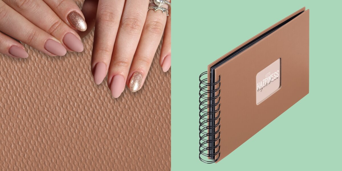 Album HAMA Fine Art Czarne kartki Ceglany (50 stron) Zbliżenie na fakturę okładki albumu oraz widok produktu z białą spiralą na jasnym tle.