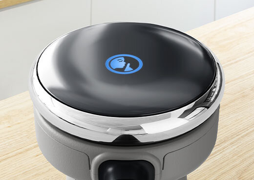 Zbliżenie na panel sterowania blendera QUICKCHEF+, ikona cichego trybu.