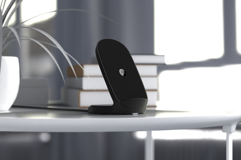 Ładowarka indukcyjna MOTOROLA TurboPower 15W Czarny Qi
                ładowarka indukcyjna ustawiona na jasnym stoliku