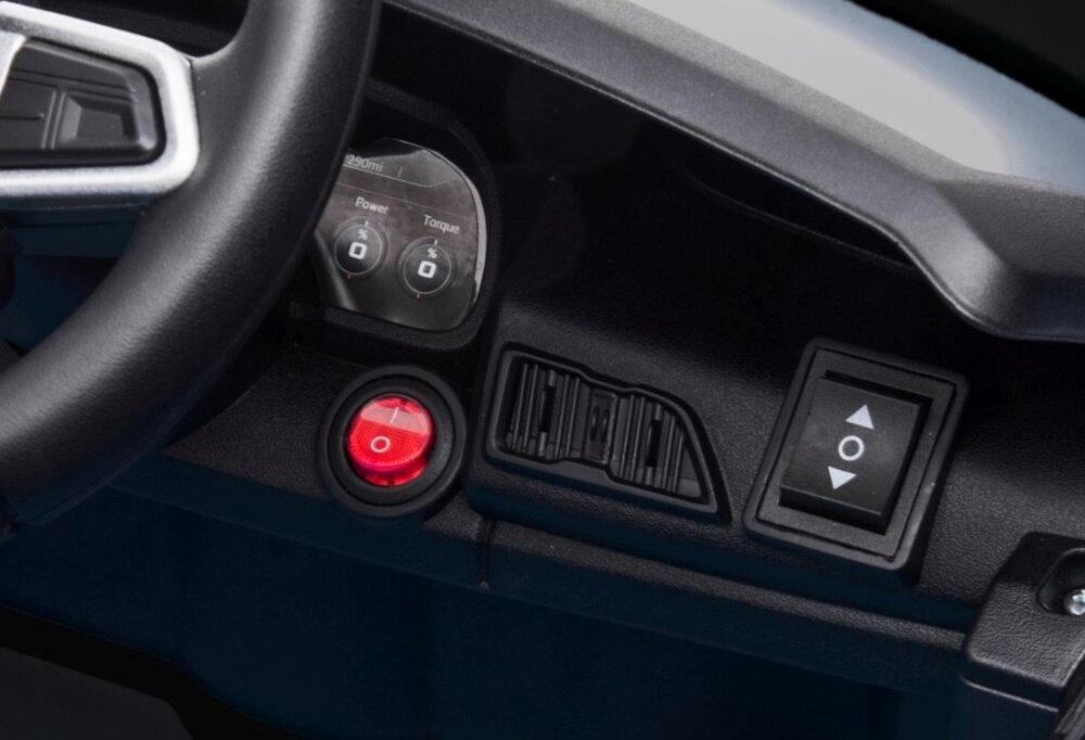 Samochód dla dziecka MILLY MALLY Audi R8 Spyder Biały otwierane drzwi gniazdo do ladowania pod klapka przelacznik jazdy przod/tyl pedal przyspieszenia certyfikat bezpieczenstwa CE wysoka jakosc wykonania zgodnosc z normami bezpieczenstwa bezpieczna zabawka