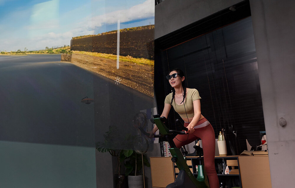 Okulary XREAL Air 2 Pro One-touch Immersion Control trzema poziomami zaciemnienia elektrochromicznego (0%, 35%, 100%)