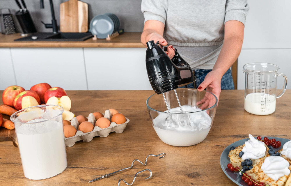 Mikser GÖTZE & JENSEN HM350K Czarny 300W TRYB TURBO wyglad