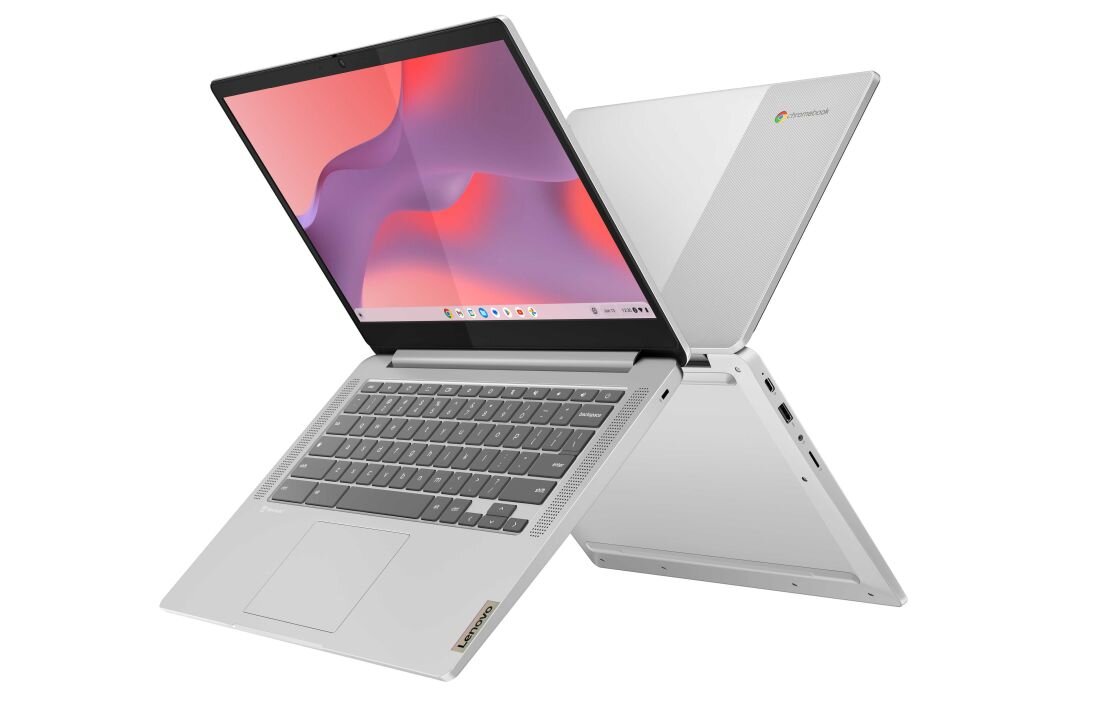Otwarty laptop LENOVO IdeaPad Slim 3 Chrome z widoczną klawiaturą na tle jasnej powierzchni.  - Wszechstronne złącza USB-A USB-C 