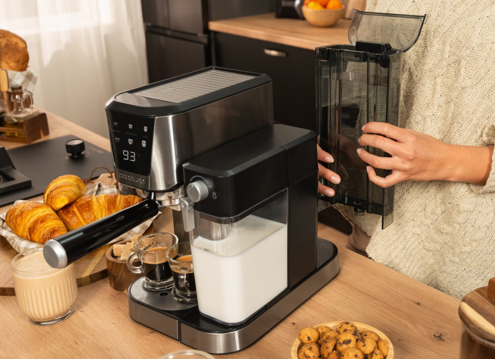 Ekspres CECOTEC Power Espresso 20 Cream Srebrny Mleko zawsze pod ręką pojemnik pojemność podłączyć do ekspresu przechowywać w lodówce cappuccino i latte Wyjmowany zbiornik na wodę o pojemności 1 litra