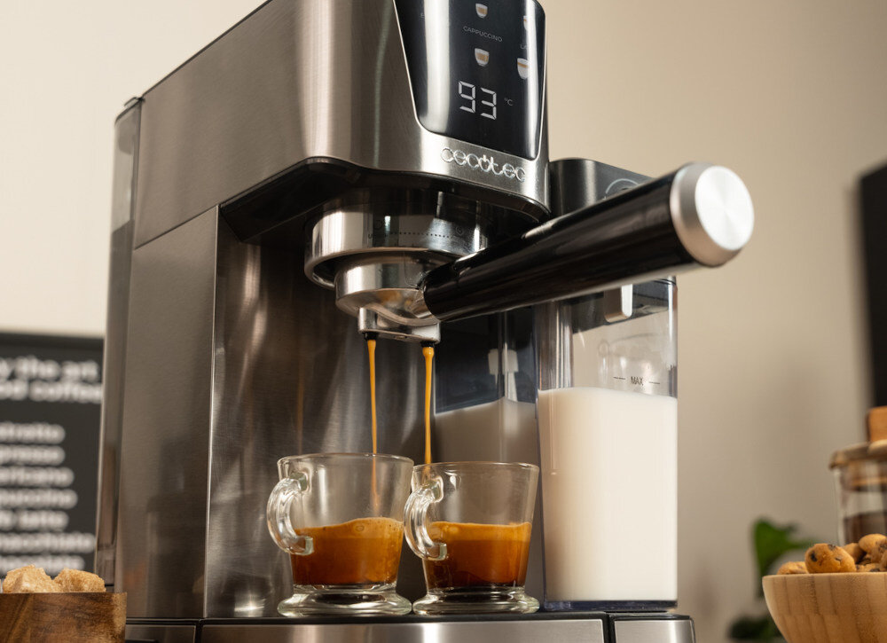 Ekspres CECOTEC Power Espresso 20 Cream Srebrny Jedna lub dwie kawy naraz Podwójne ramię wylotowe jednej albo dwóch kaw jednocześnie