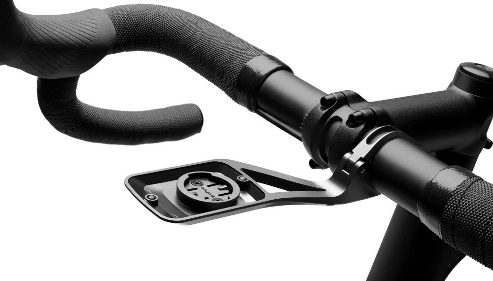 Nawigacja rowerowa WAHOO Elemnt Ace WFCC7 rama rowerowa na ramie uchwyt do nawigacji wiatr z tyłu wspomaga ruch gdy wiatr czołowy go ogranicza funkcje AeroBoost i AeroDrag pomagają przewidywać zapotrzebowanie na energię ocenić momenty, w których warto zmienić pozycję lub tempo