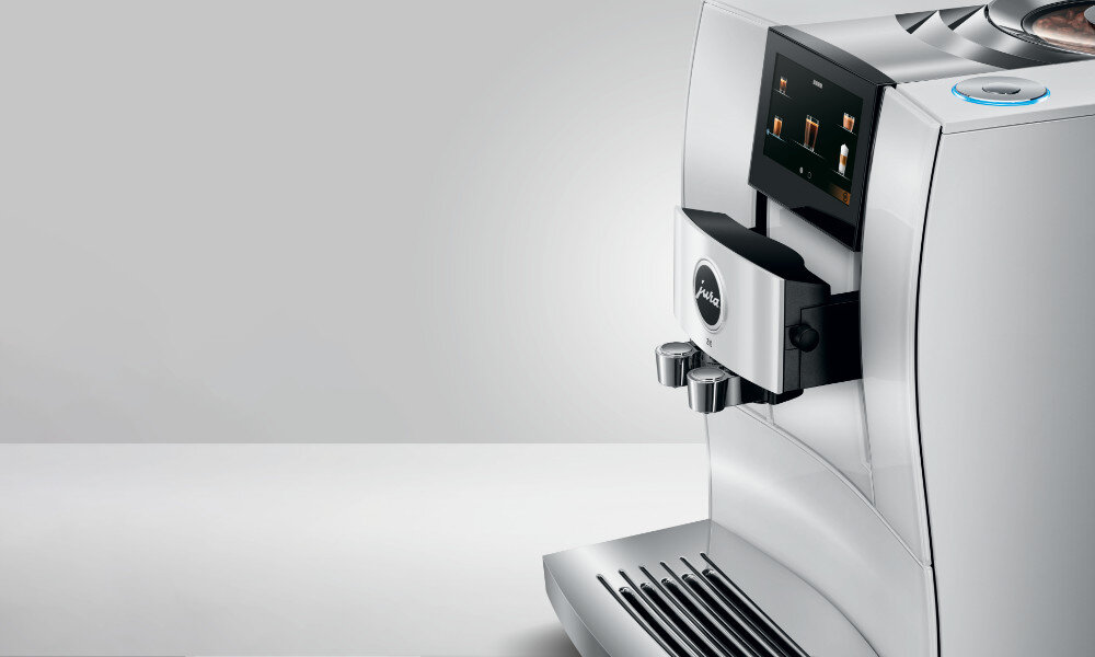 Ekspres JURA Z10 Diamond White (EA) Aluminiowy panel ksztalt wykonanie standard wykonczenie harmonia chromowanie detale szczegoly