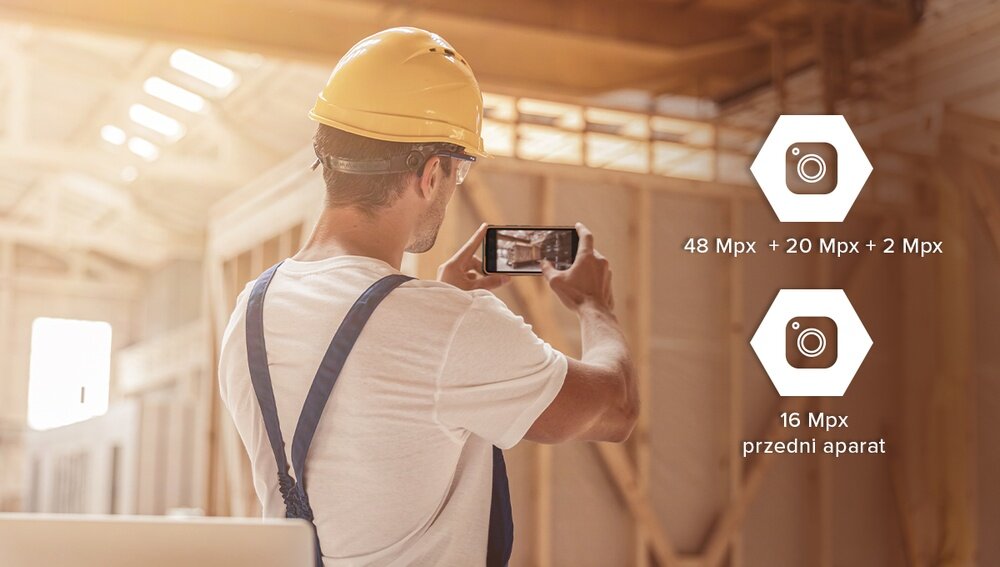 Smartfon MYPHONE Hammer Iron 6 człowiek robi zdjęćie   