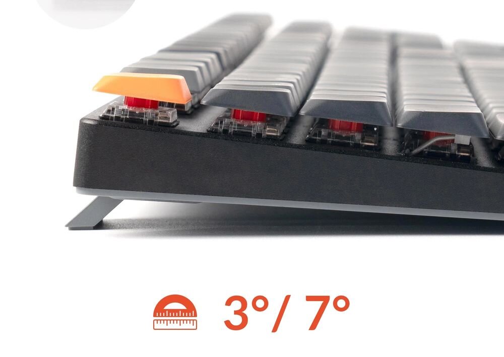 KEYCHRON K5 KEYCHRON K5 formacie Full-size 100% 108 klawiszy łącznie z blokiem numerycznym mysz F-klawiszy i strzałek trzem ustawieniom nachylenia 3,37°, 4,36° i 6,56° - klawiatura od boku, pokazane pochylenie