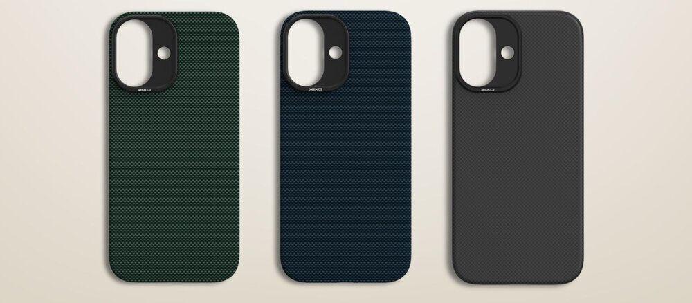 Trzy etui o aramidowej fakturze do iPhone 17 ustawione pionowo na jasnym tle: ciemnozielone, granatowe i ciemnoszare