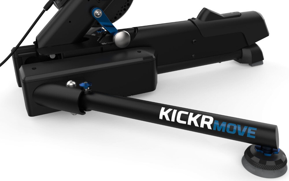 Trenażer rowerowy WAHOO Kickr Move Power Trainer WFBKTR123 trenażer na białym tle zbliżenie na nóżki wskaźnik wyeksploatowania wizualne diody LED bezpieczeństwo użytkowania pomaga w planowaniu przeglądów i serwisowania urządzenia