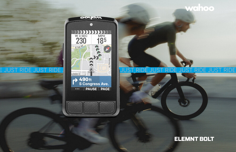 Nawigacja rowerowa WAHOO Elemnt Bolt 3 WFCC9 rozmyte tło osoba jedzie na rowerze po drodze na pierwszym planie nawigacja widoczna od przodu łączność Bluetooth 5.0, ANT+ i Wi-Fi z Wahoo App TrainingPeaks czy TrainerRoad synchronizacja danych monitorowanie wyników w czasie rzeczywistym