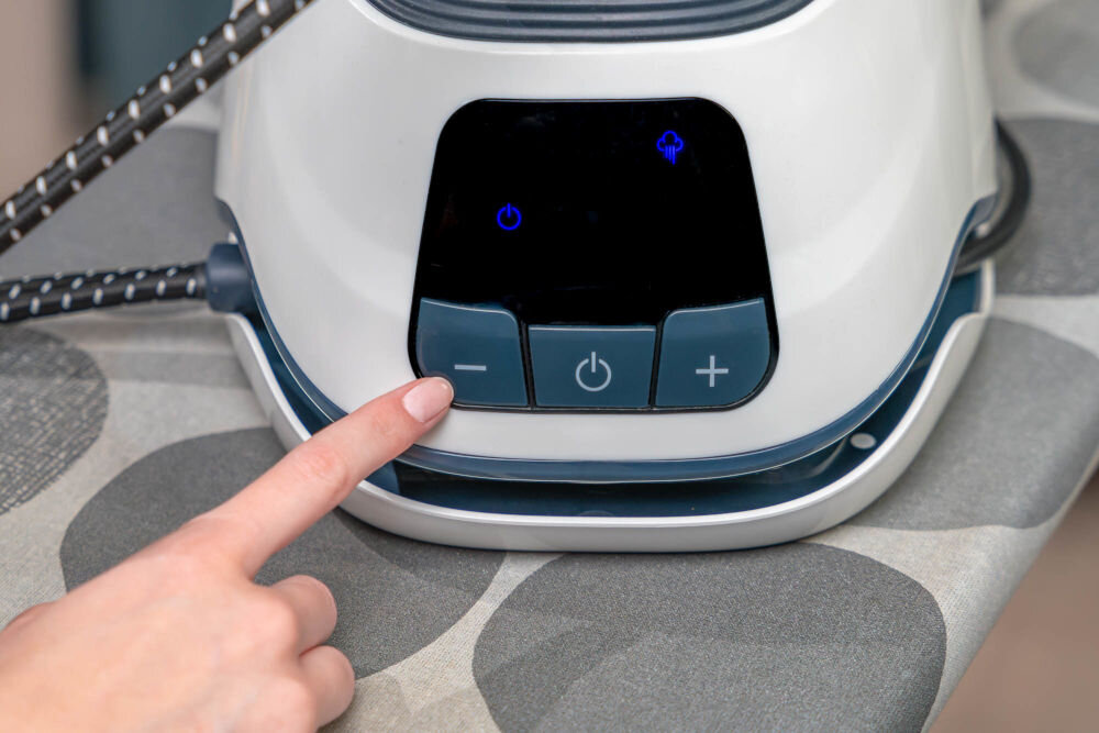 Generator pary GÖTZE & JENSEN SG900 bojler 2000 w szybkie usuwanie zagnieceń silna para szybkie efekty