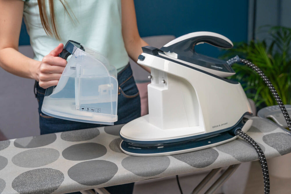 Generator pary GÖTZE & JENSEN SG900 wkładanie zbiornika z wodą moc 1000 w szybkie rezultaty do różnych materiałów