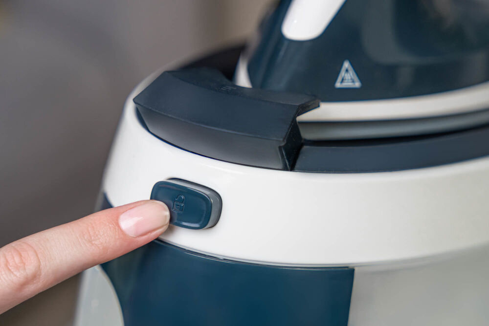 Generator pary GÖTZE & JENSEN SG900 przycisk blokady funkcja blokady łatwe przechowywanie bezpieczeństwo