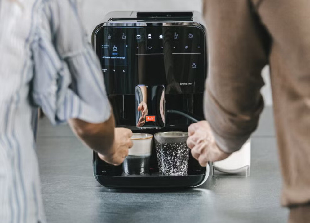 Ekspres MELITTA F83/0-002 Barista T Czarny do dwóch kaw Technologia One Touch ułatwienie przygotowywanie napoje mleczne i czarne tryb dwóch filiżanek