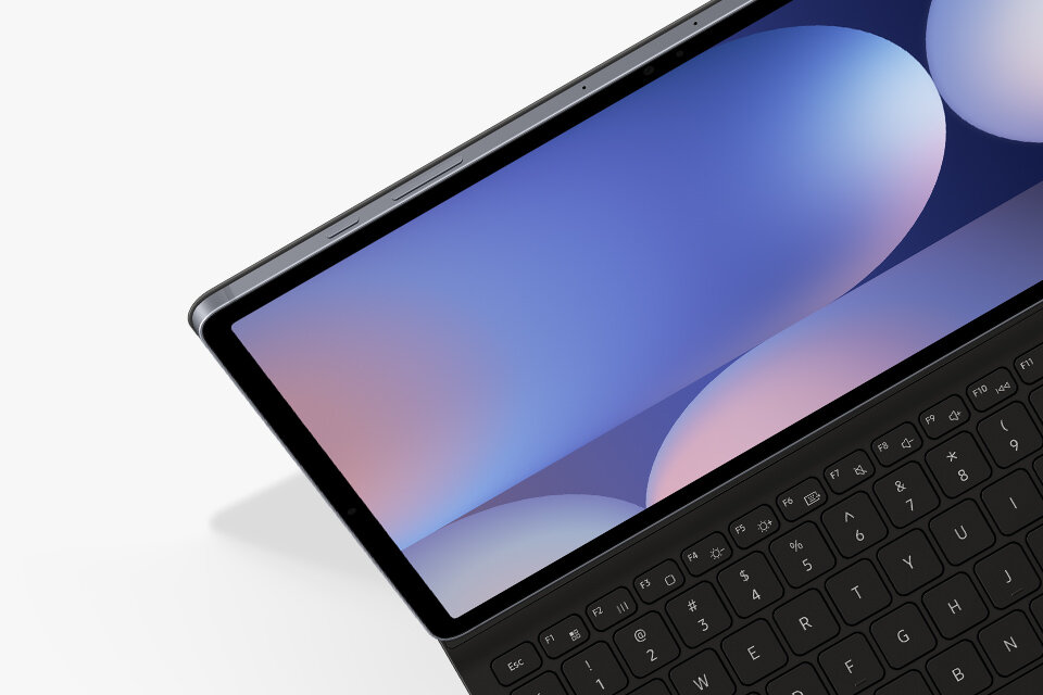 Zbliżenie na Galaxy Tab S10 z etui Book Cover Keyboard Slim, która podkreśla smukłą konstrukcję obudowy.