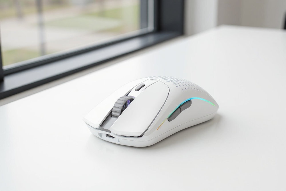 GLORIOUS Model O 2 - mysz na blacie