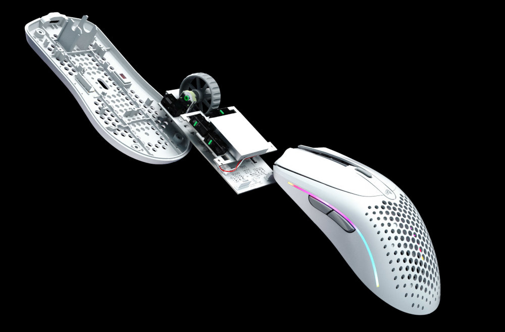 GLORIOUS Model O 2 zoptymalizowanej budowie z małymi otworami inteligentnemu rozmieszczeniu baterii 68 gramów Przyczepna tekstura powierzchni - Wnętrze myszy pokazane na czarnym tle