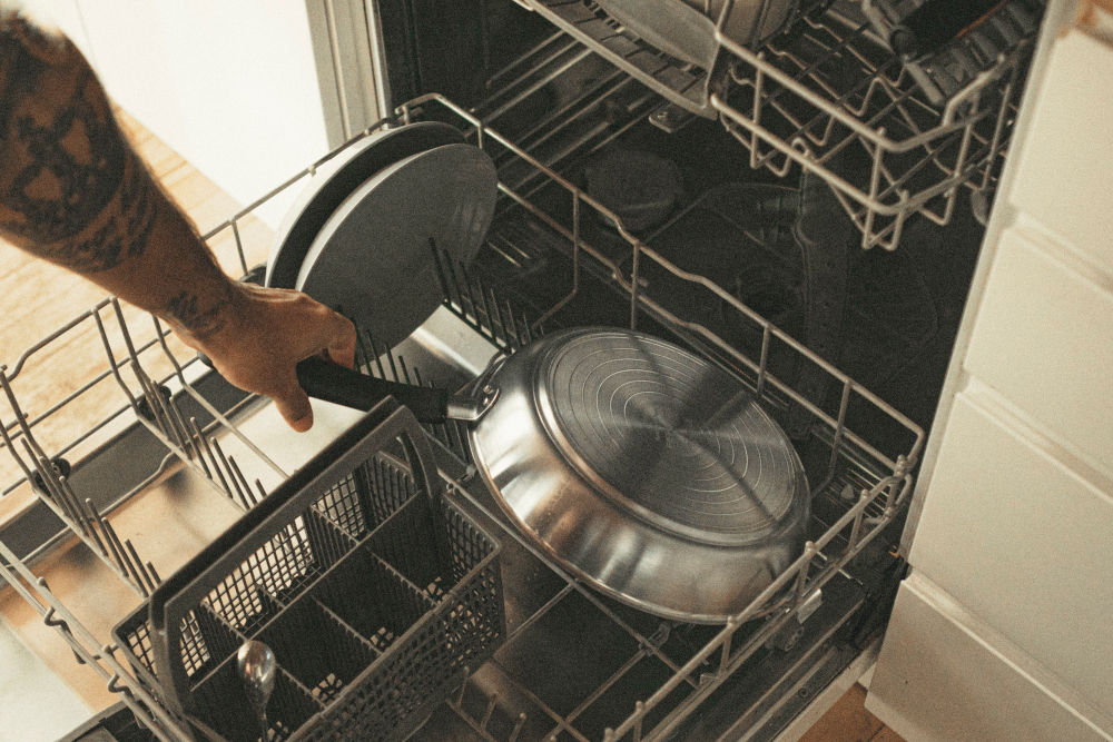 Patelnia FISKARS 1072312 28 cm mycie w zmywarce trwałość