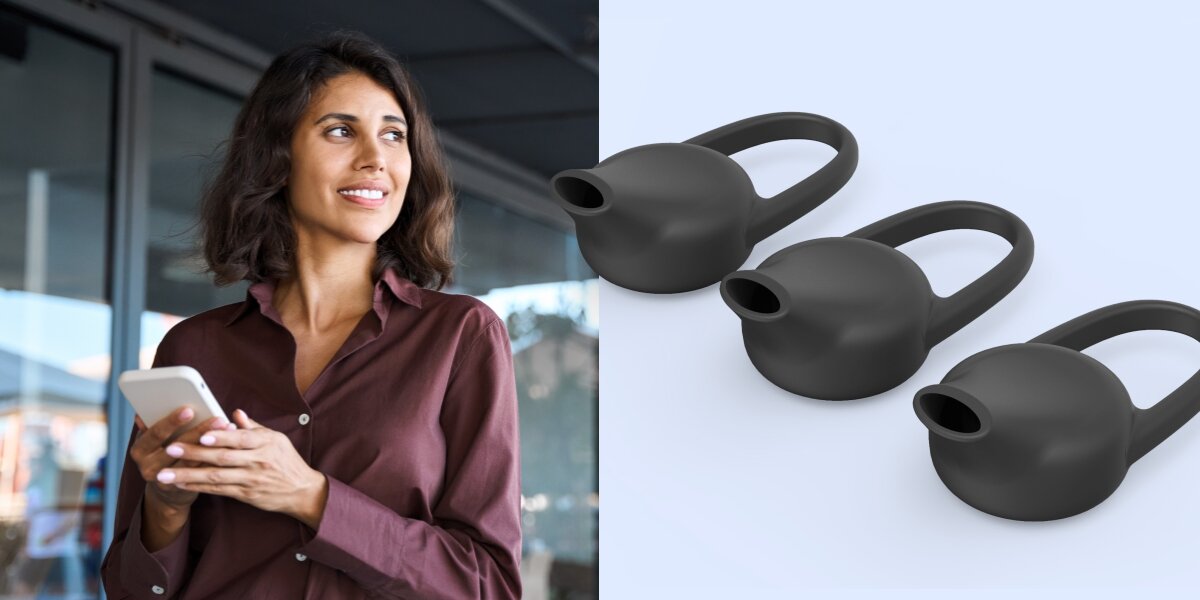 Szybkie ładowanie, USB-C, osoba trzymająca smartfona w ręku, sylikonowe nakładki