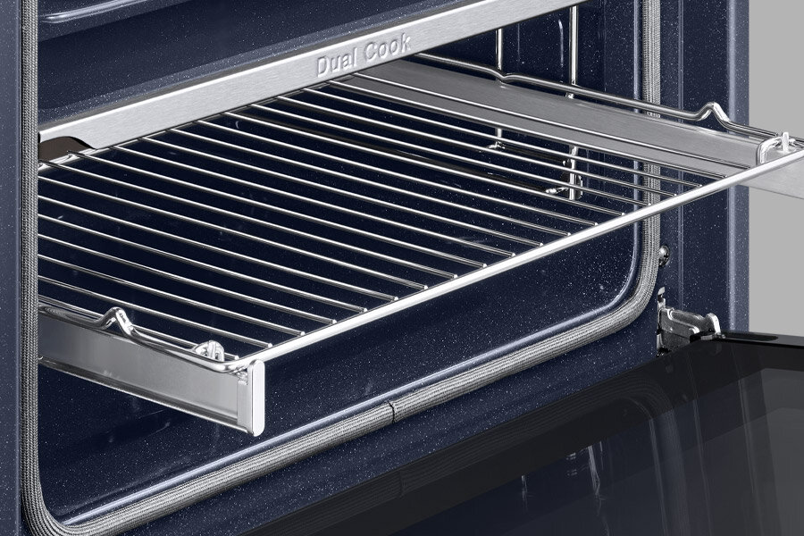 Wygoda bez ryzyka - Media Expert - Samsung piekarnik Dual Cook NV7B4220ZAB