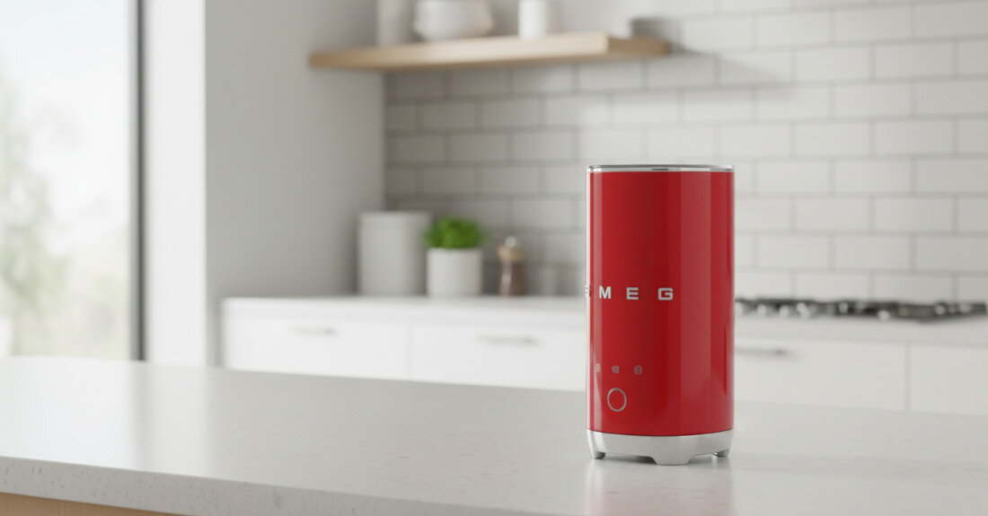 Spieniacz SMEG MFF02PBEU Niebieski Ciepła i zimna pianka Możliwość wyboru temperatury dopasowanie napój Ciepła piank zimna wygoda komfort smak kawa