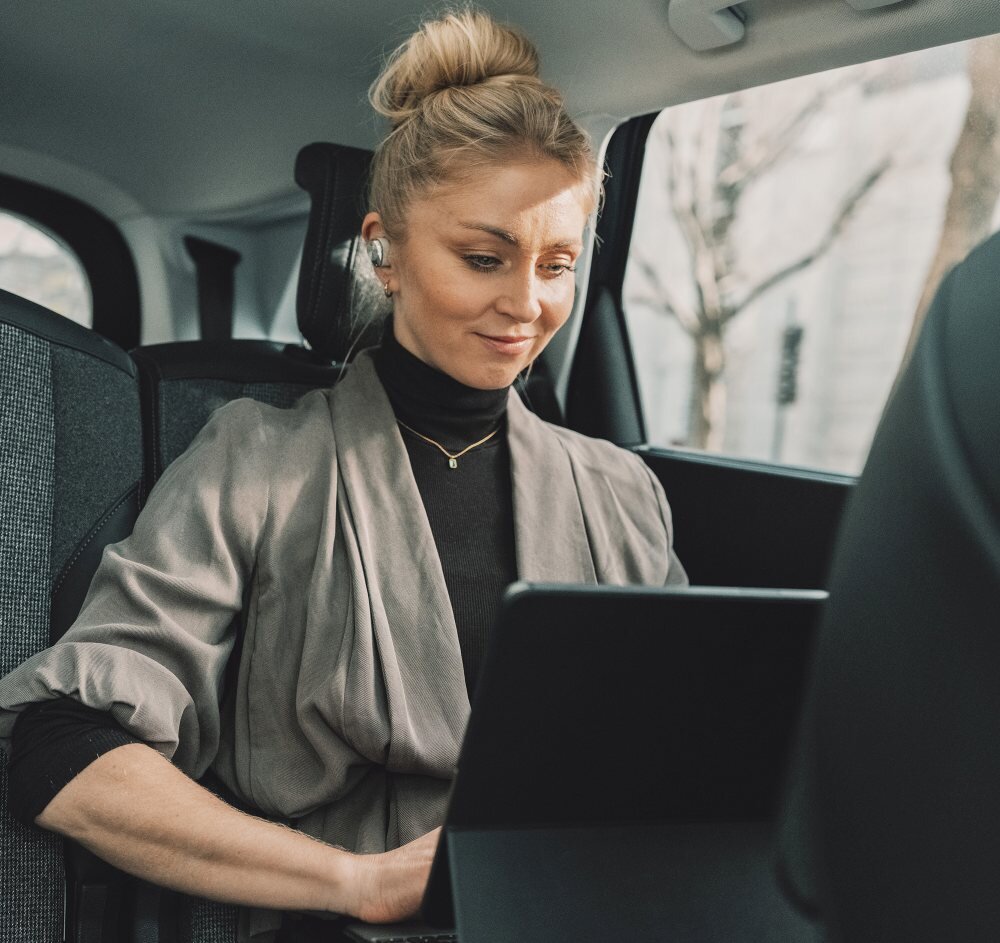 Słuchawki dokanałowe TECHNICS EAH-AZ80 jakość działanie charakterystyka czas praca unikalność dźwięk mikrofony szum