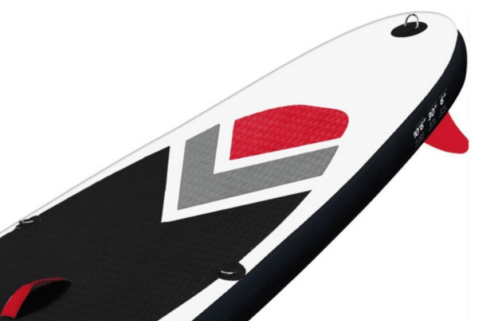 Deska SUP PURE2IMPROVE P4F950240 305 x 71 x 15 cm zbliżenie na kółko elastyczna gumka na bagaż dwa kółka D zamontowanie siedziska łatwo przekształcić deskę w wygodne miejsce do odpoczynku lub rekreacyjnego spływu uniwersalność