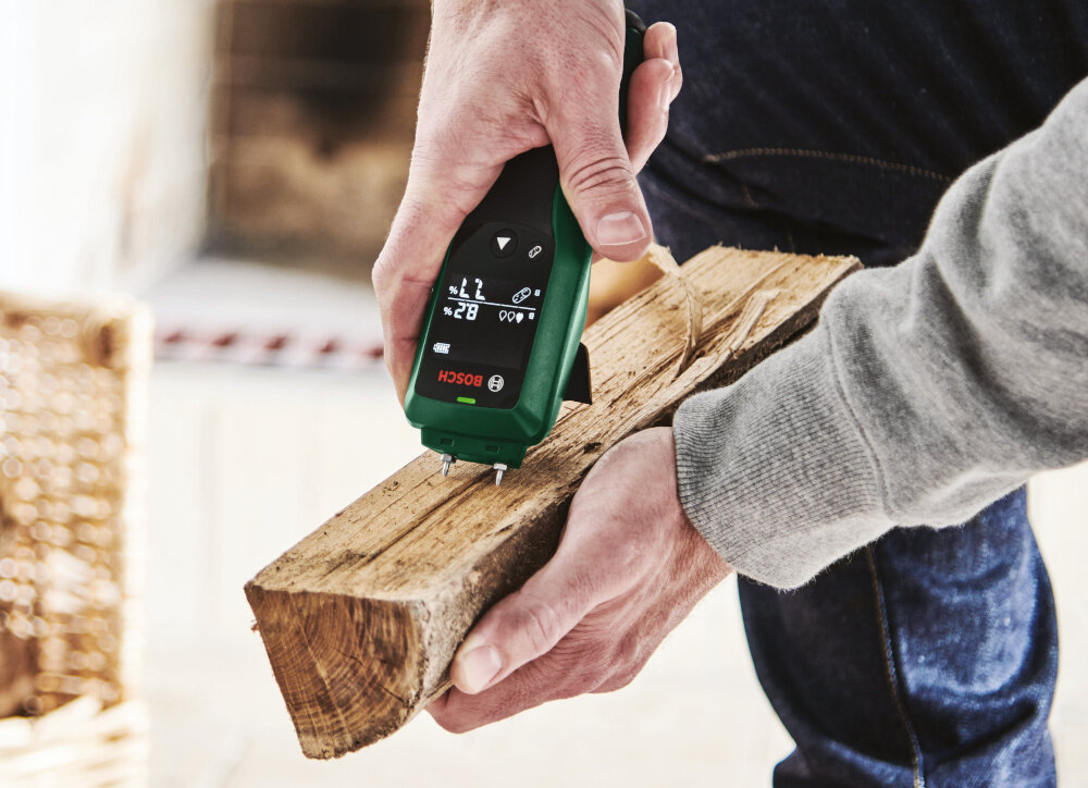 Wilgotnościomierz BOSCH Universal Humid 06036880Z0 intuicyjny wyswietlacz segmentowy wybudowana funkcja autotestu