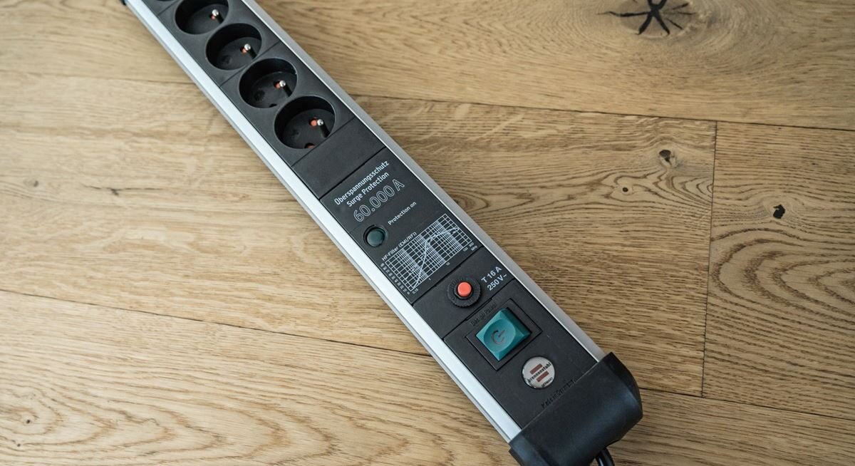 zdjęcie LISTWY PRZEPIĘCIOWEJ PREMIUM-PROTECT-LINE 8GN