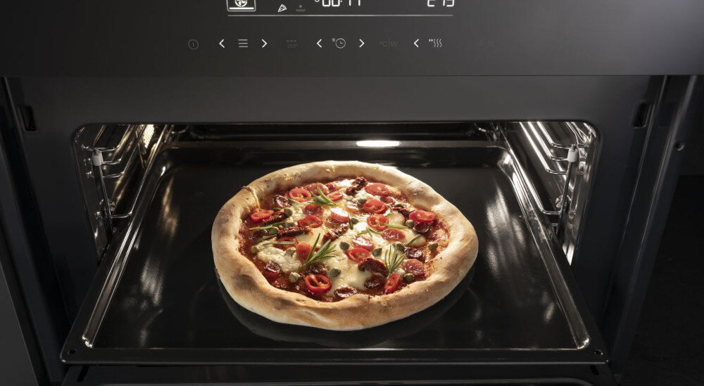 PIEKARNIK HISENSE BIM4434ABG8 wizualizacja blacha pizza pieczenie wysokie brzegi panel wyświetlacz Program Pizza włoskie danie wysoka temperatura